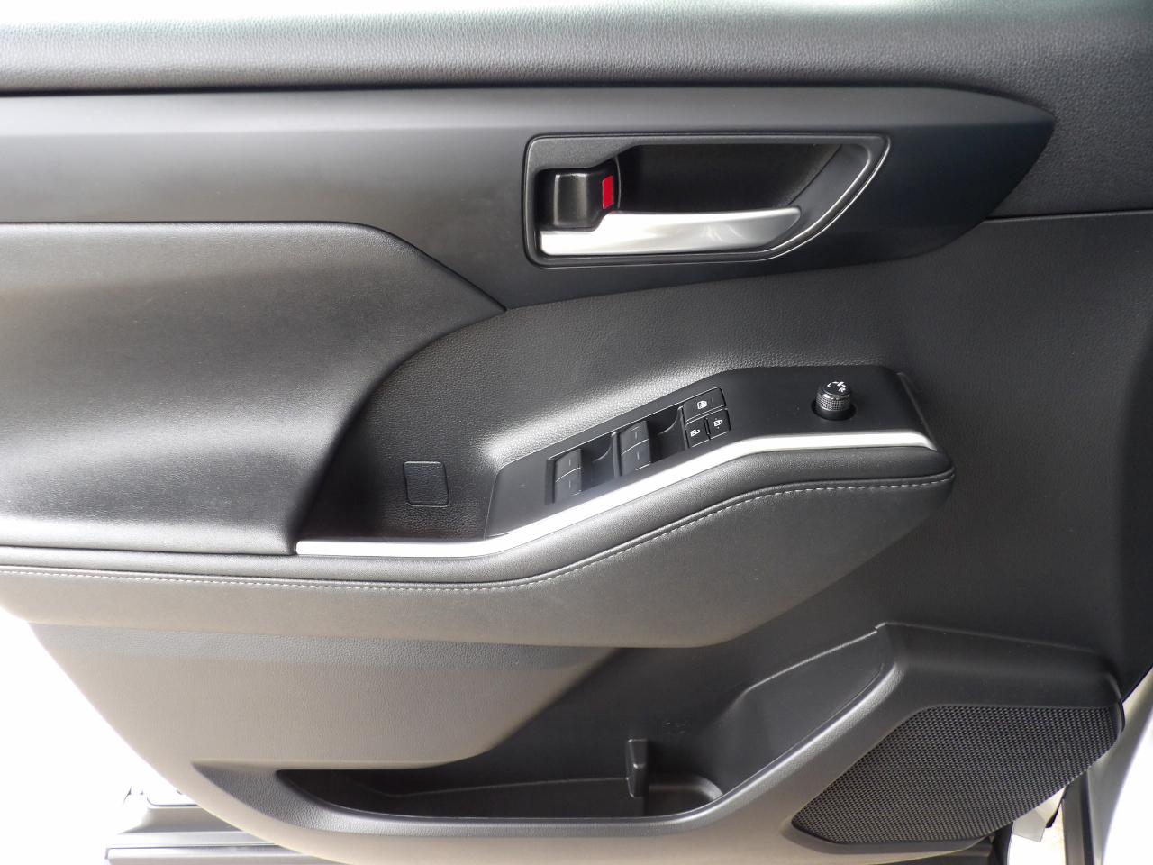 Toyota Highlander XLE 4WD 2024