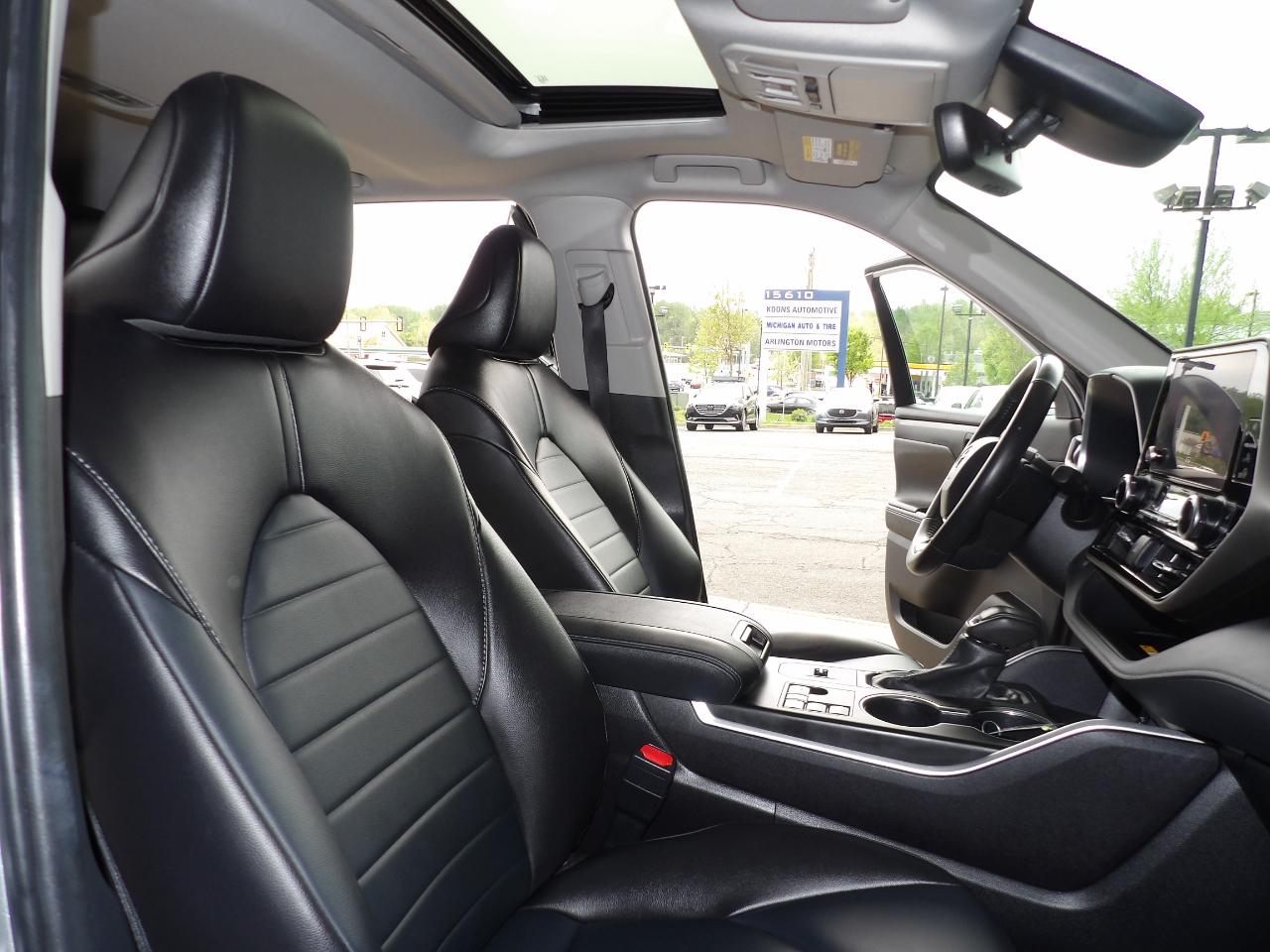 Toyota Highlander XLE 4WD 2024