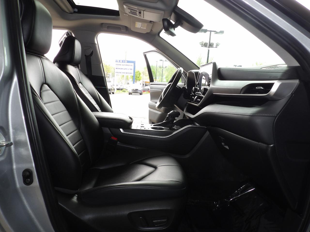 Toyota Highlander XLE 4WD 2024