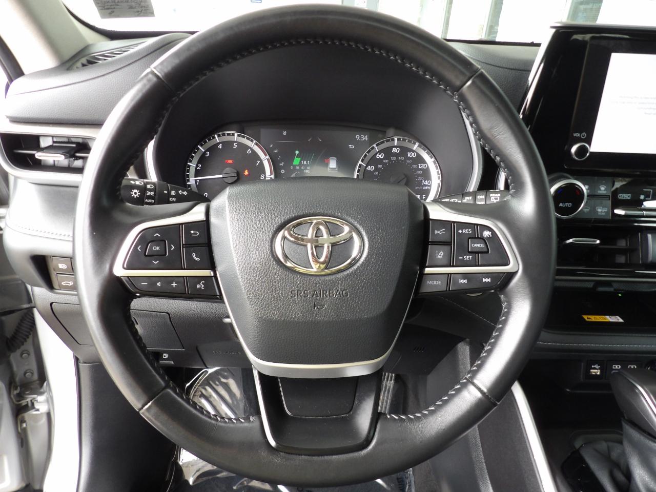 Toyota Highlander XLE 4WD 2024