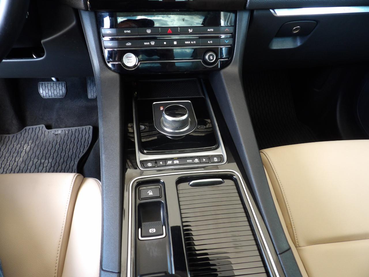 Jaguar F-Pace 35t Premium AWD 2018