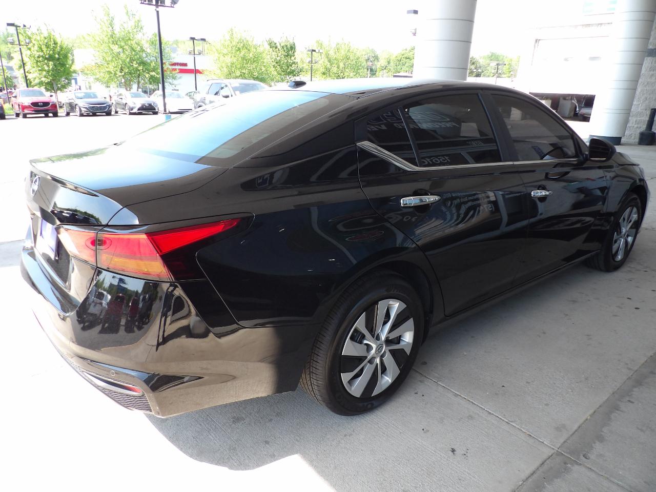 Nissan Altima S FWD 2025