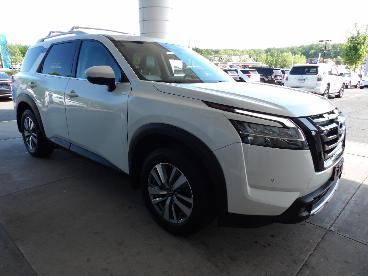 Nissan Pathfinder SL 4WD 2023