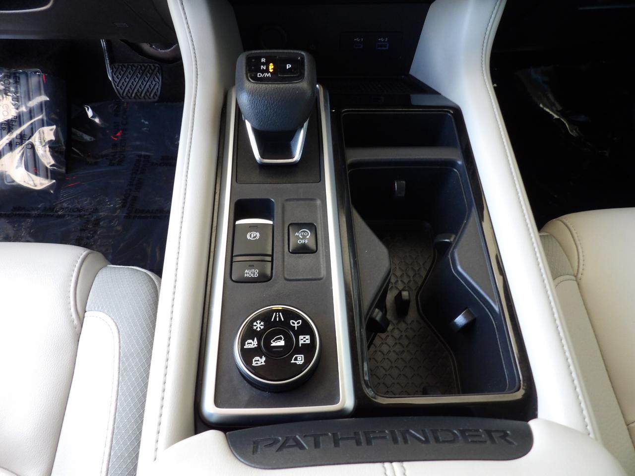 Nissan Pathfinder SL 4WD 2023