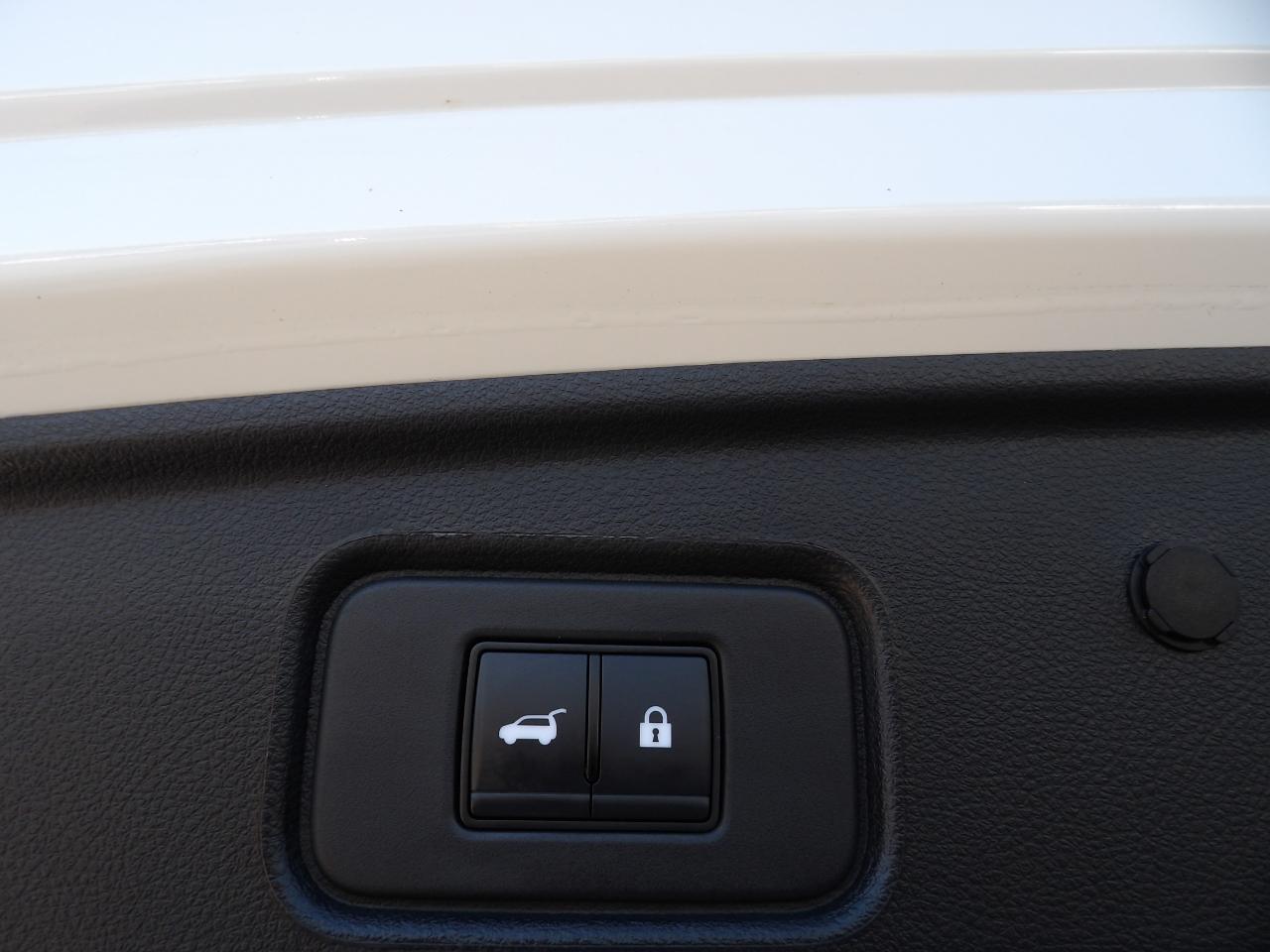 Nissan Pathfinder SL 4WD 2023