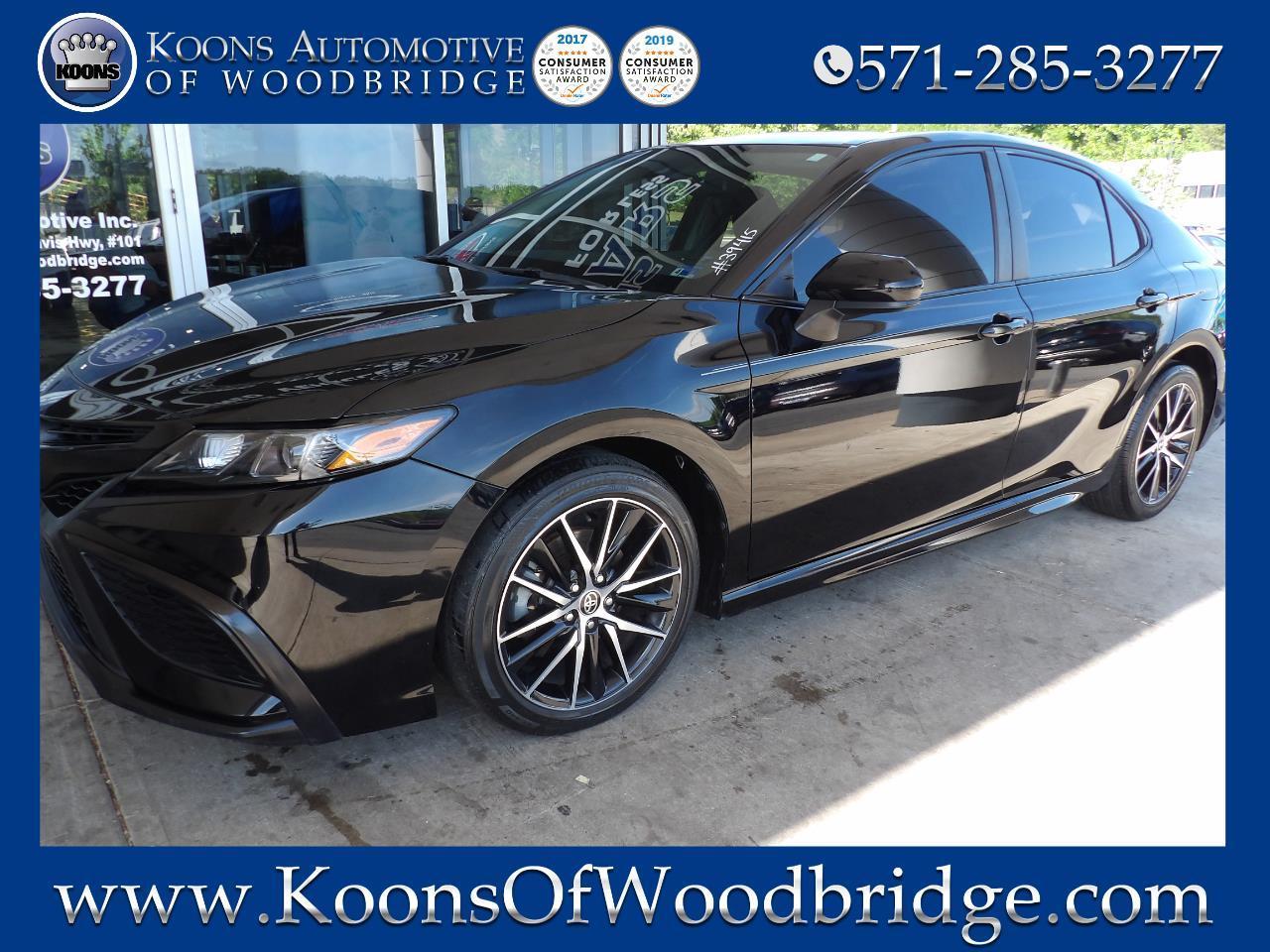 Toyota Camry SE 2021