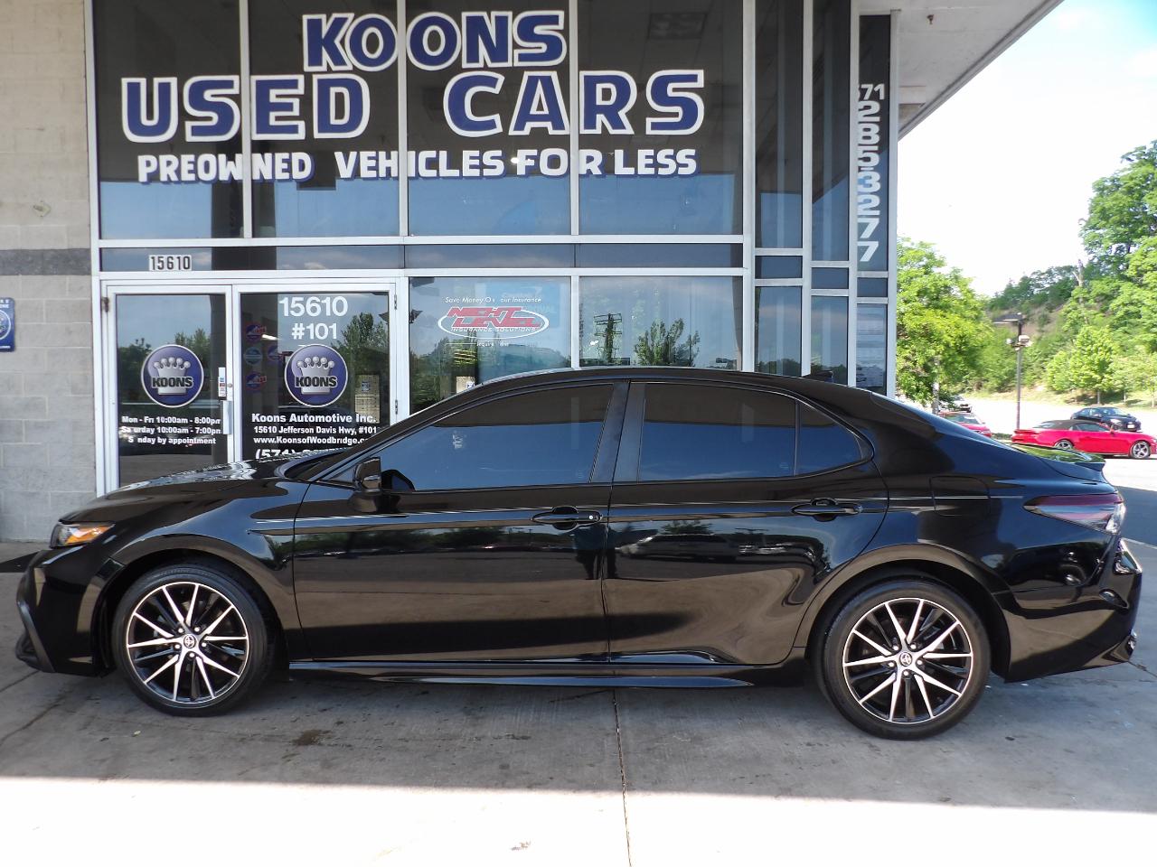 Toyota Camry SE 2021