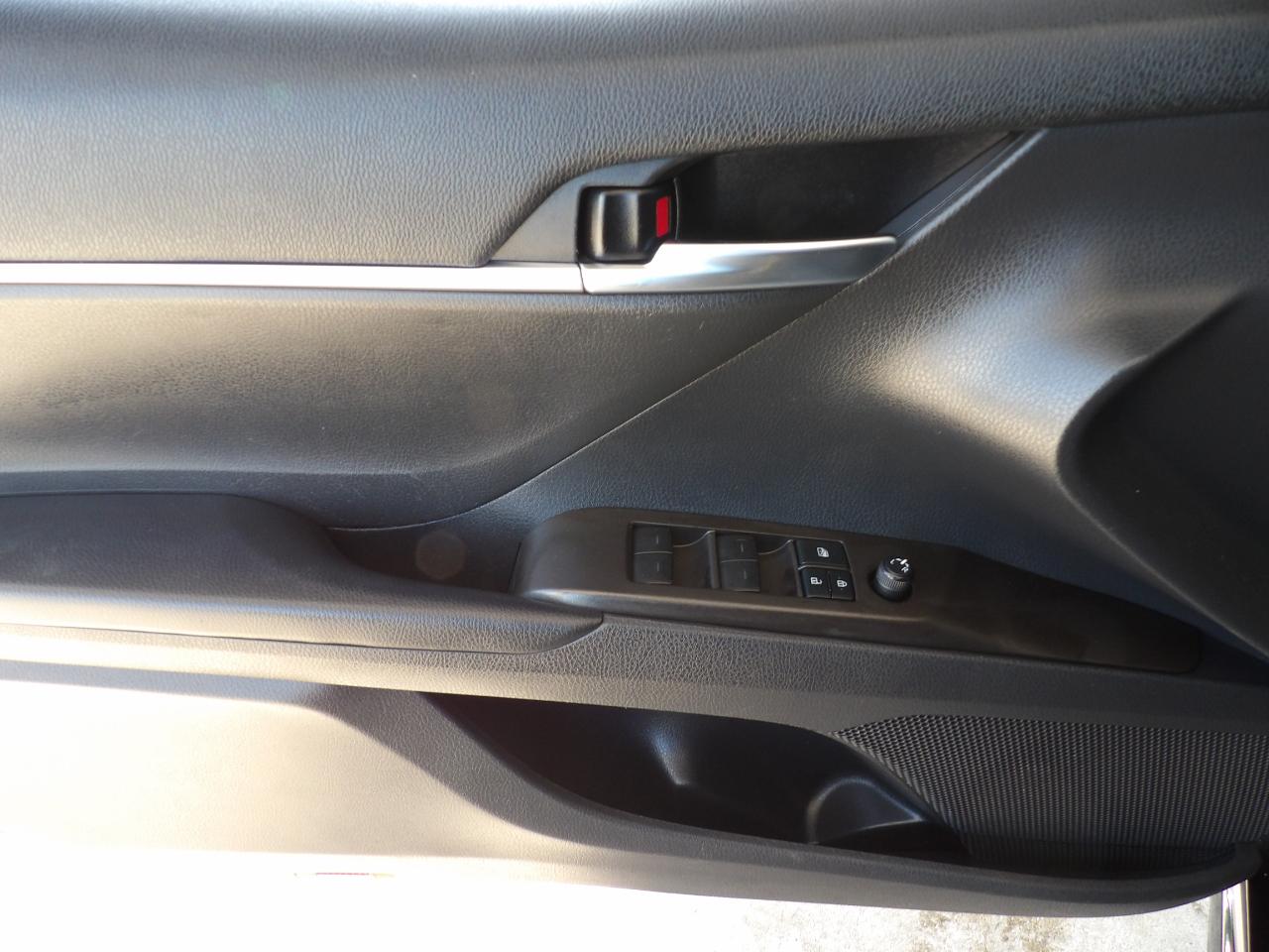 Toyota Camry SE 2021