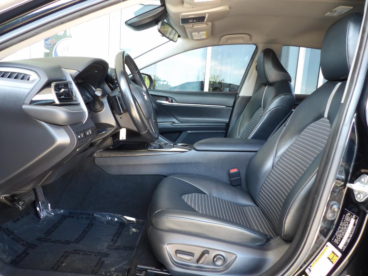 Toyota Camry SE 2021