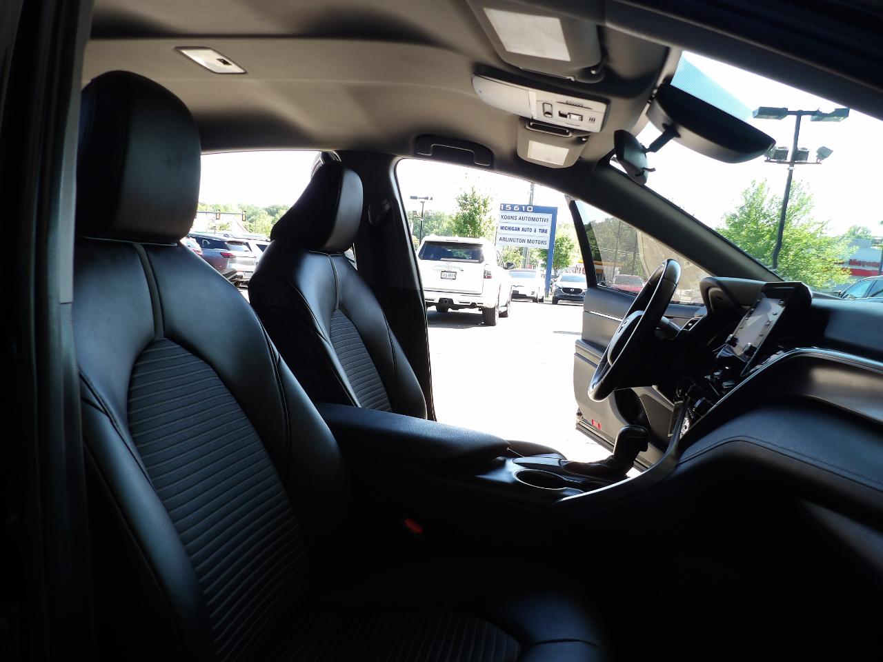 Toyota Camry SE 2021