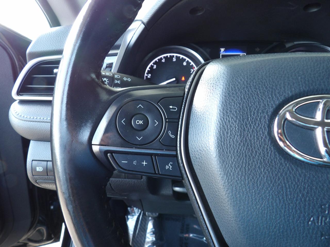 Toyota Camry SE 2021