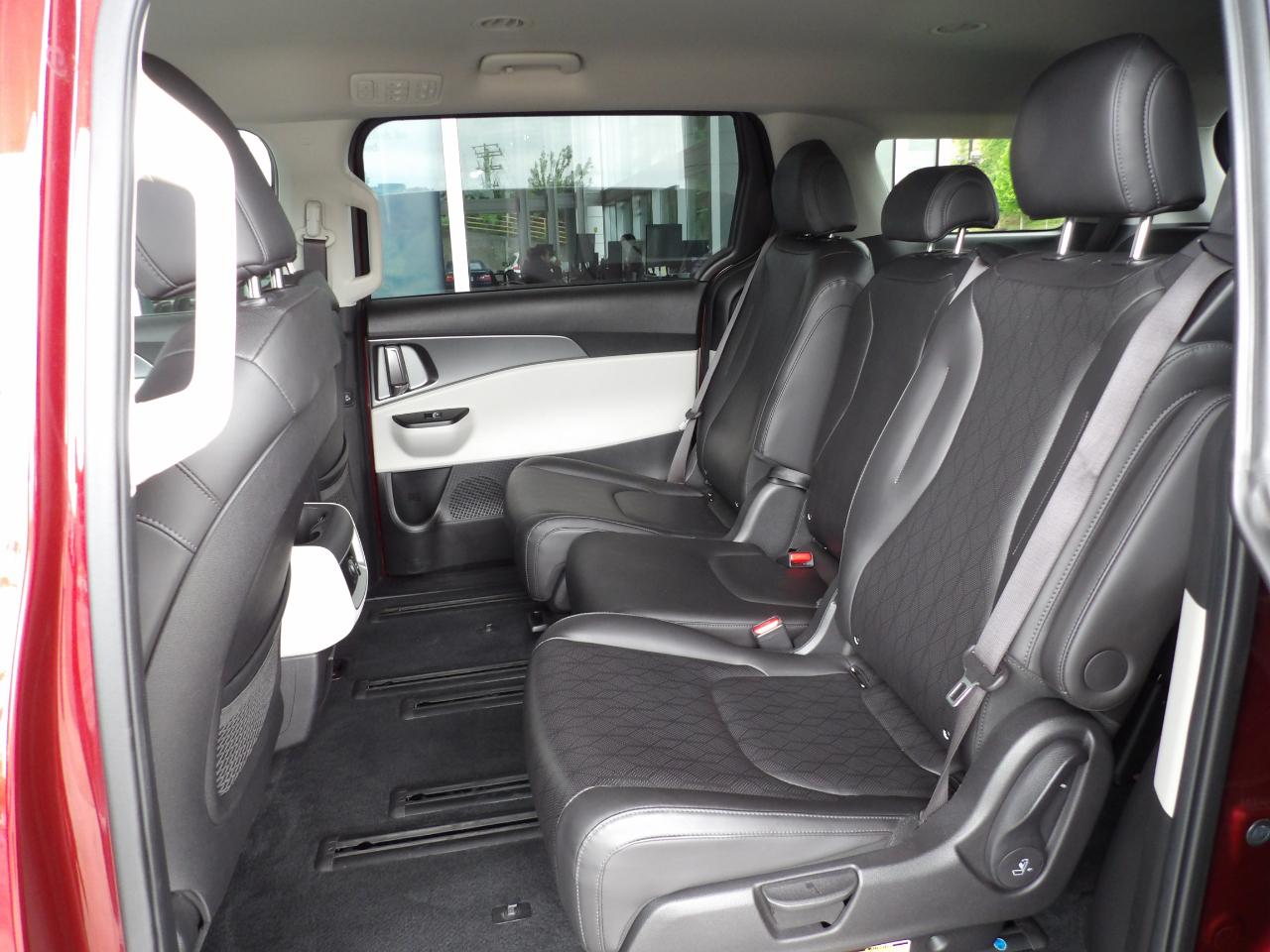 Kia Carnival LX FWD w/Seat Pkg 2023