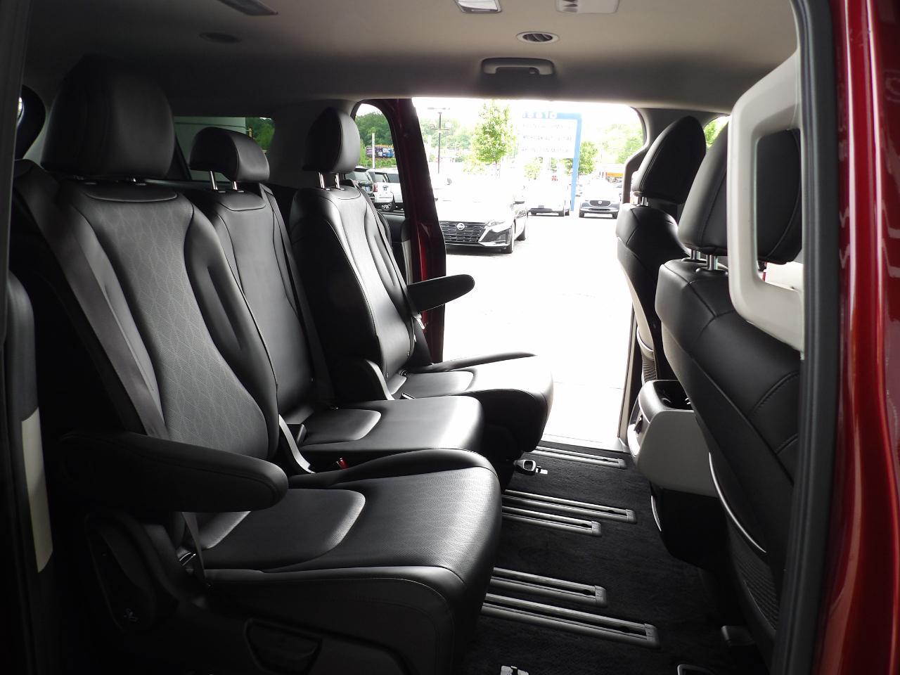 Kia Carnival LX FWD w/Seat Pkg 2023