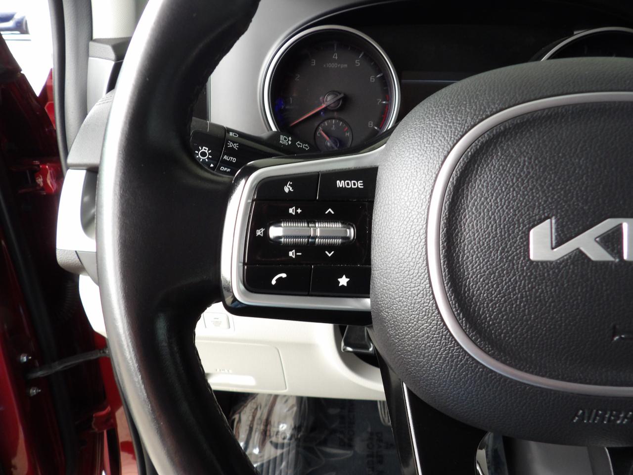 Kia Carnival LX FWD w/Seat Pkg 2023