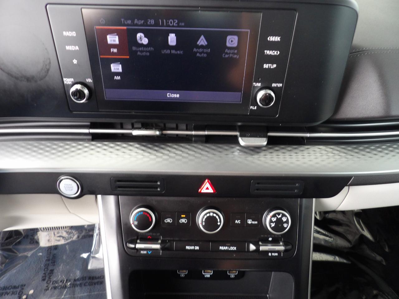 Kia Carnival LX FWD w/Seat Pkg 2023