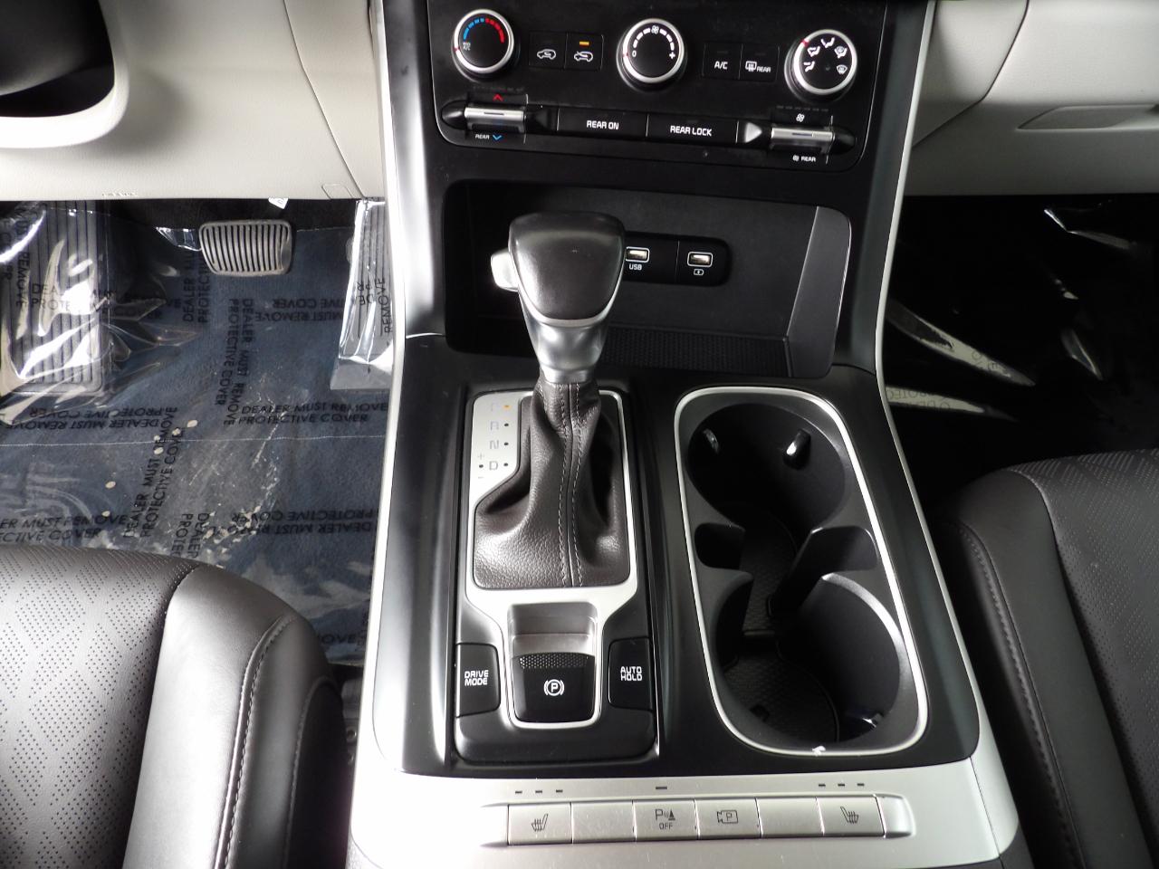 Kia Carnival LX FWD w/Seat Pkg 2023