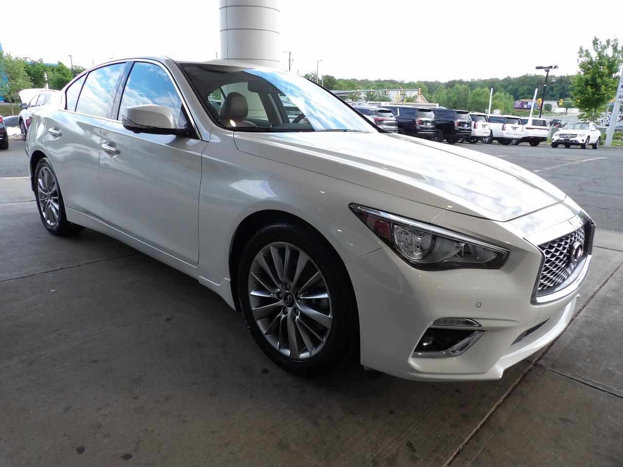 Infiniti Q50 LUXE AWD 2023