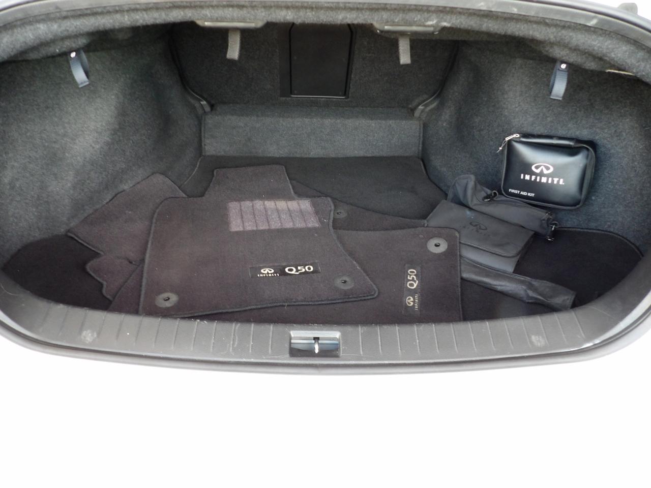Infiniti Q50 LUXE AWD 2023