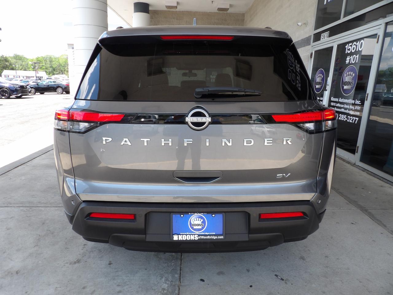 Nissan Pathfinder SV 2WD 2024