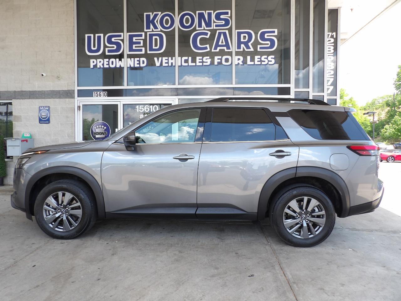 Nissan Pathfinder SV 2WD 2024
