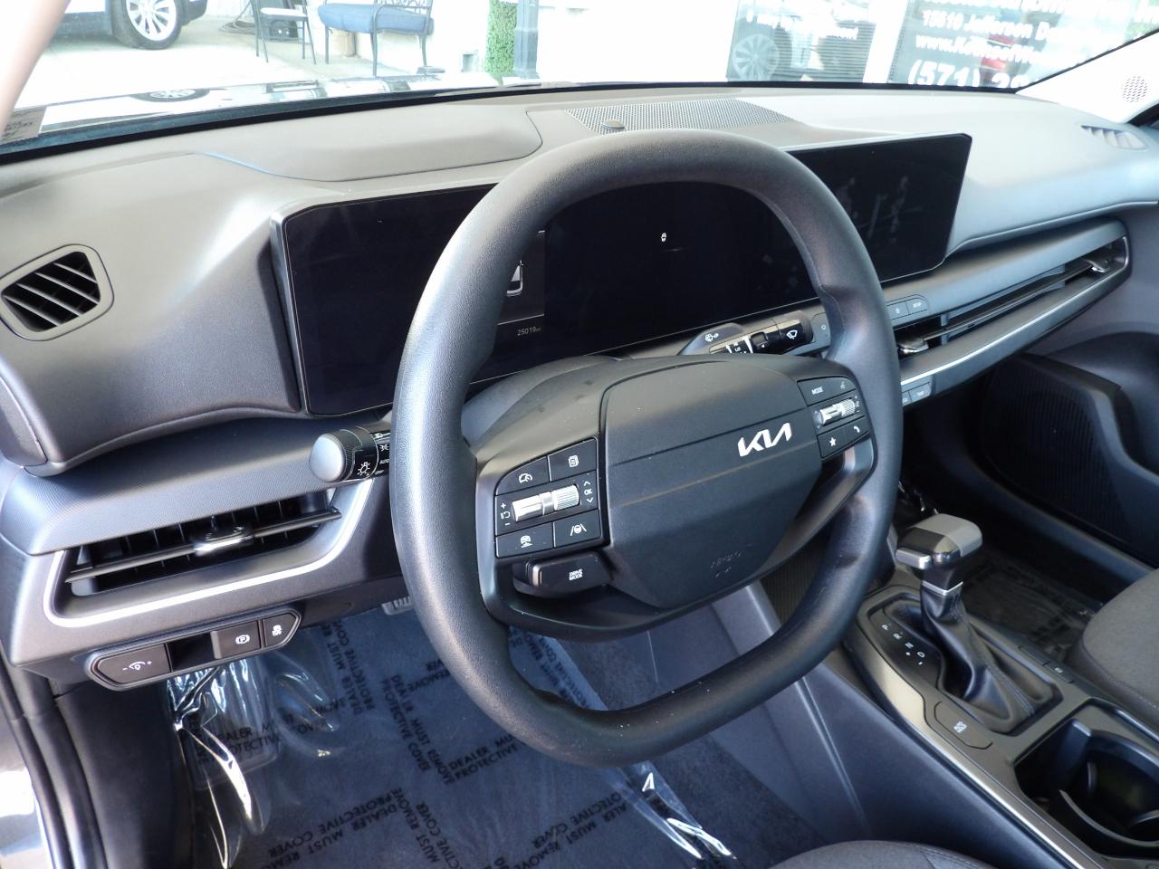 Kia K4 LXS FWD 2025