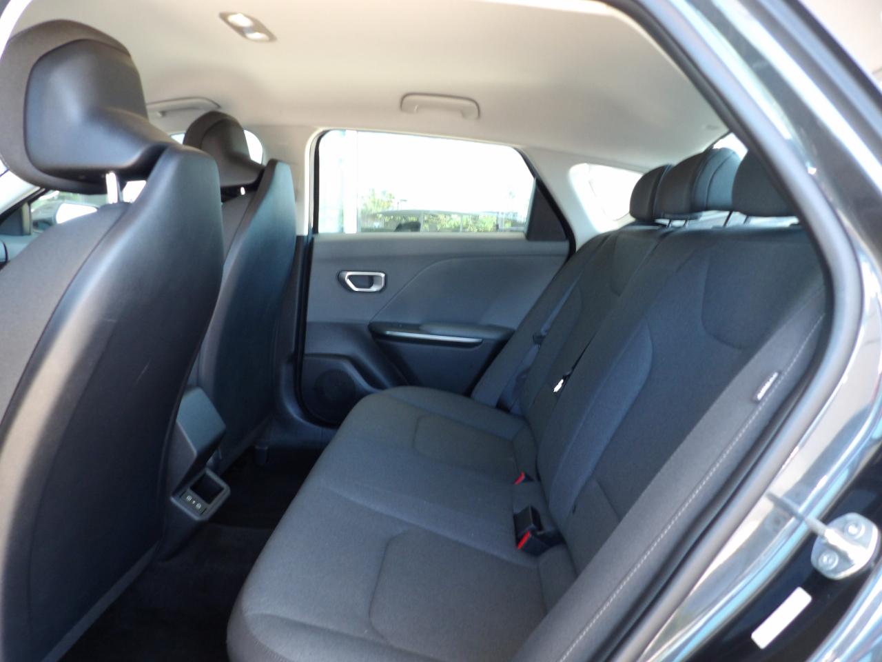 Kia K4 LXS FWD 2025