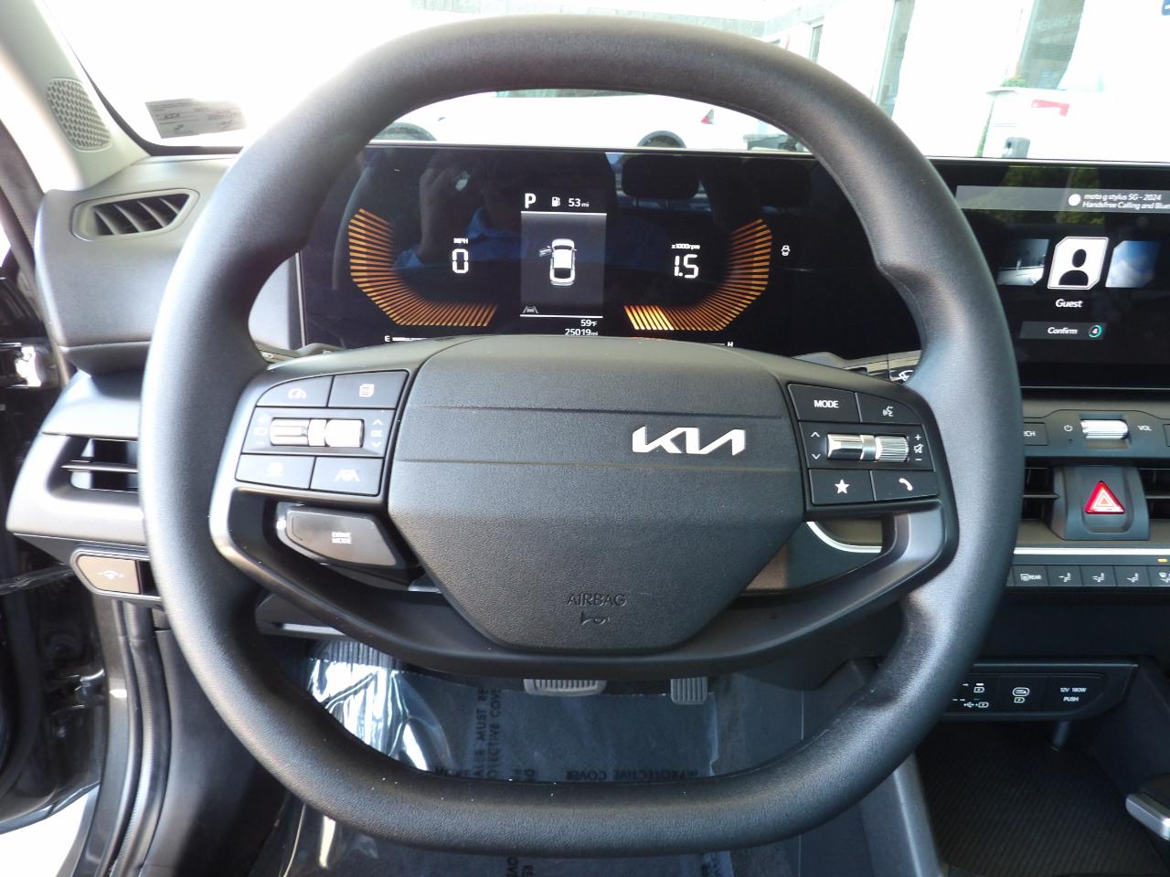 Kia K4 LXS FWD 2025