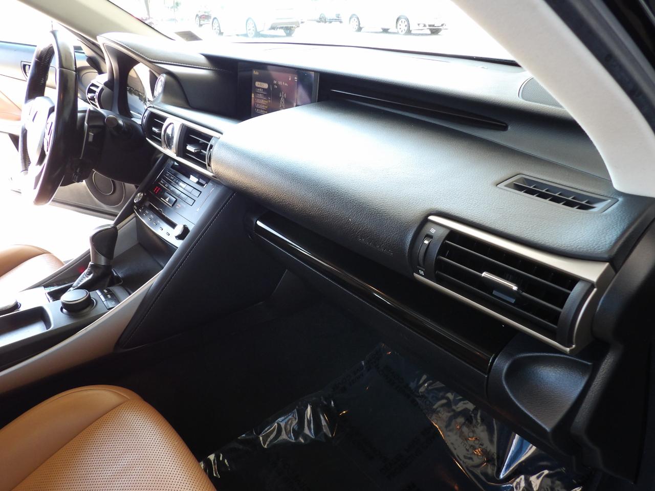 Lexus IS 200t 2017