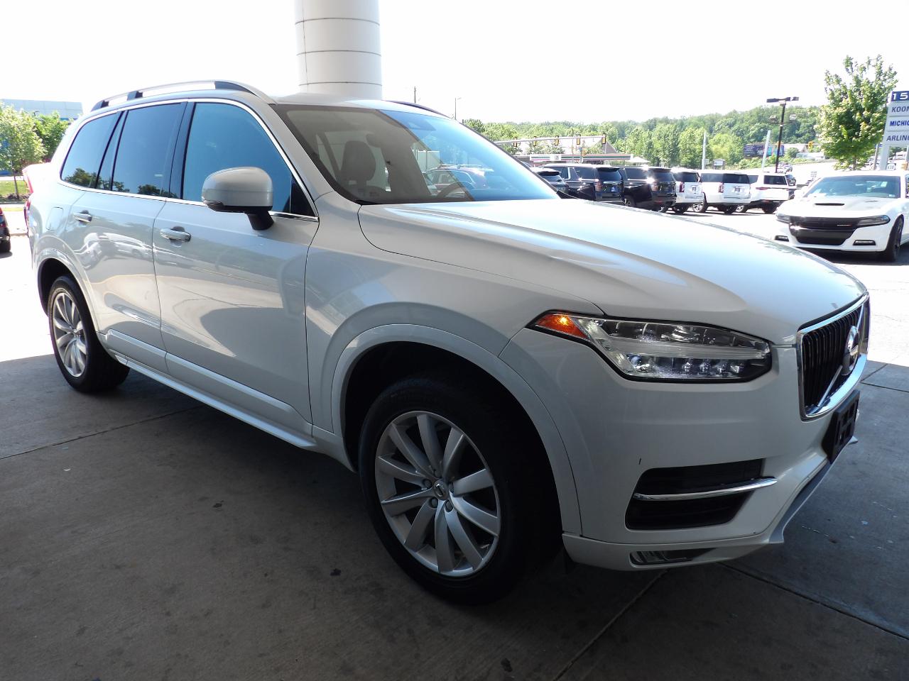 Volvo XC90 T6 AWD 7-Passenger Momentum 2017
