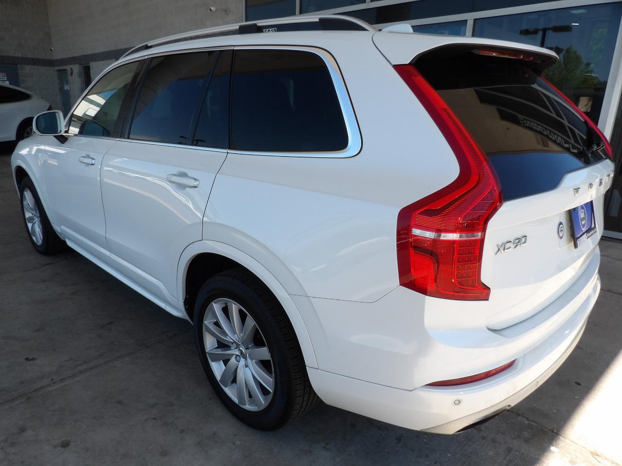 Volvo XC90 T6 AWD 7-Passenger Momentum 2017