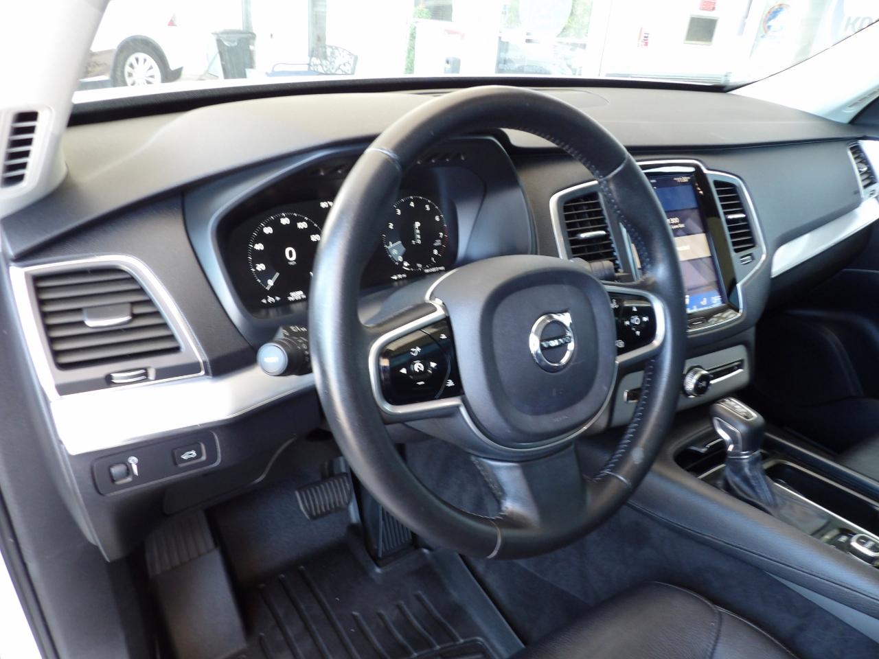 Volvo XC90 T6 AWD 7-Passenger Momentum 2017