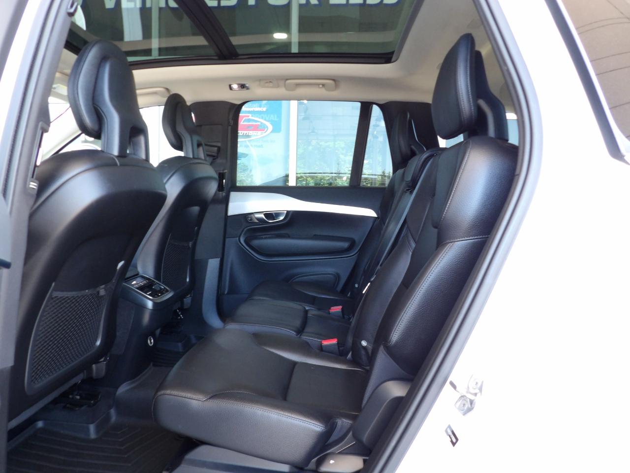 Volvo XC90 T6 AWD 7-Passenger Momentum 2017