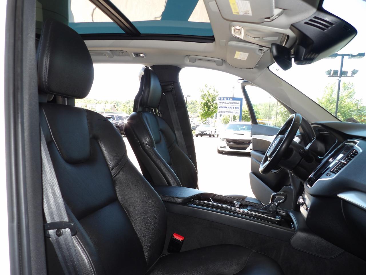 Volvo XC90 T6 AWD 7-Passenger Momentum 2017