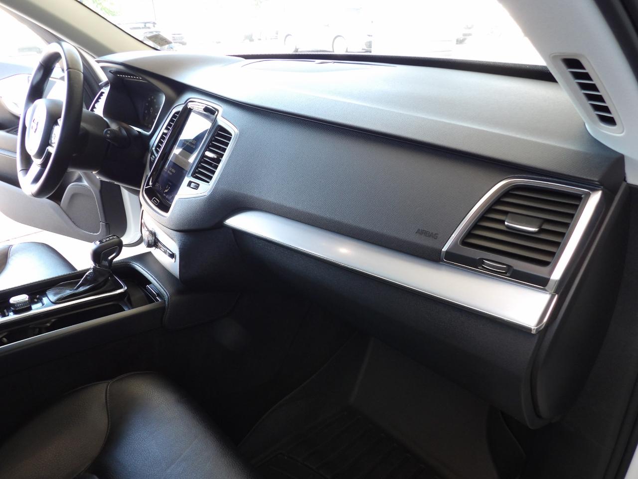 Volvo XC90 T6 AWD 7-Passenger Momentum 2017