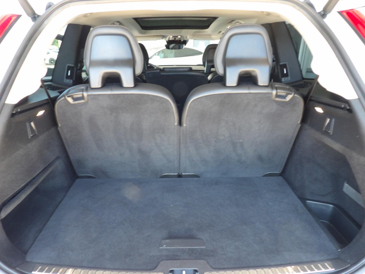 Volvo XC90 T6 AWD 7-Passenger Momentum 2017