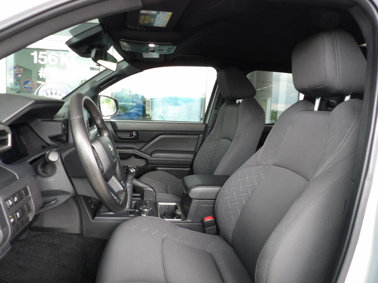 Toyota Tacoma 4WD SR5 Double Cab 5' Bed AT (Natl) 2024
