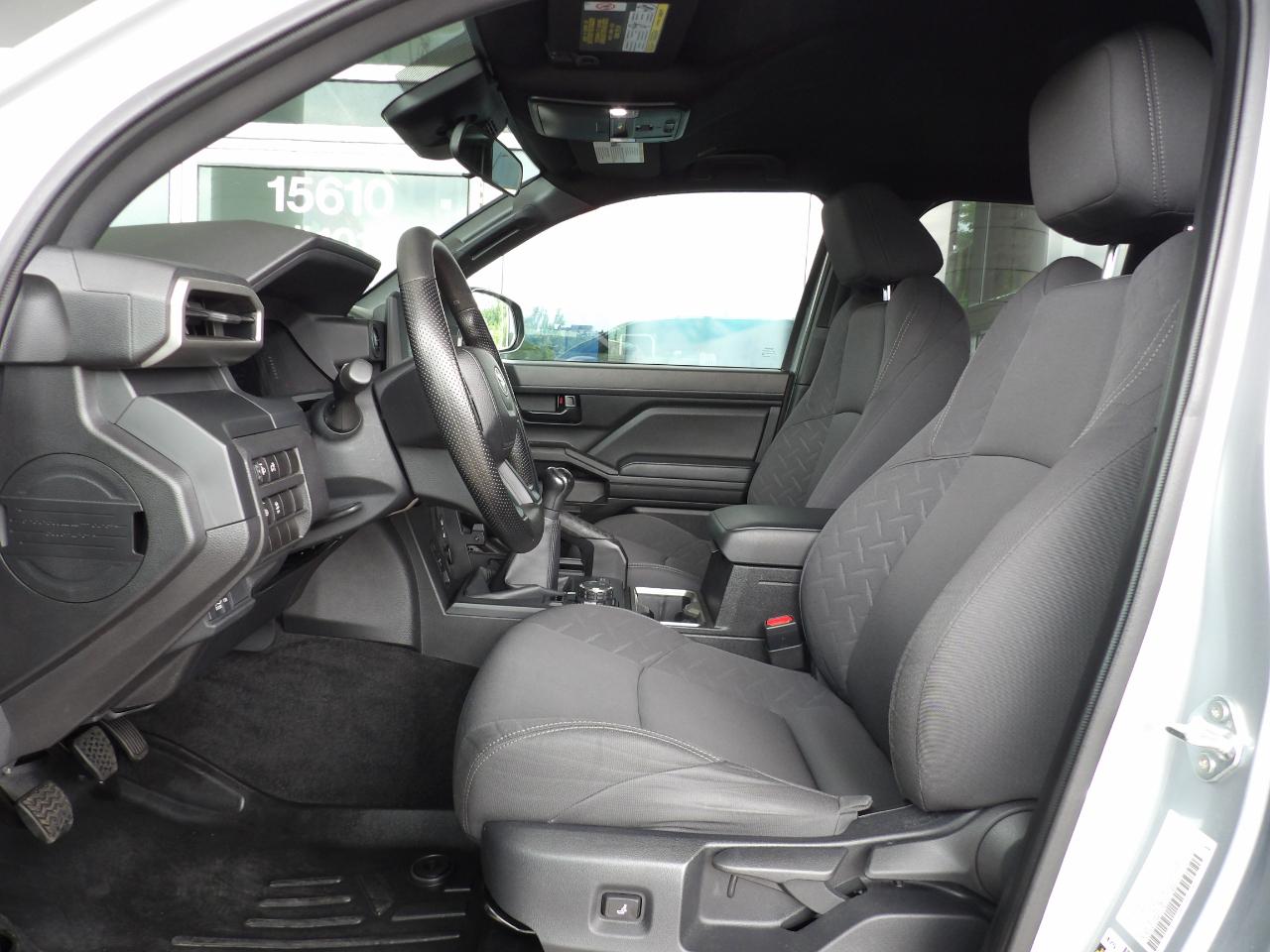 Toyota Tacoma 4WD SR5 Double Cab 5' Bed AT (Natl) 2024