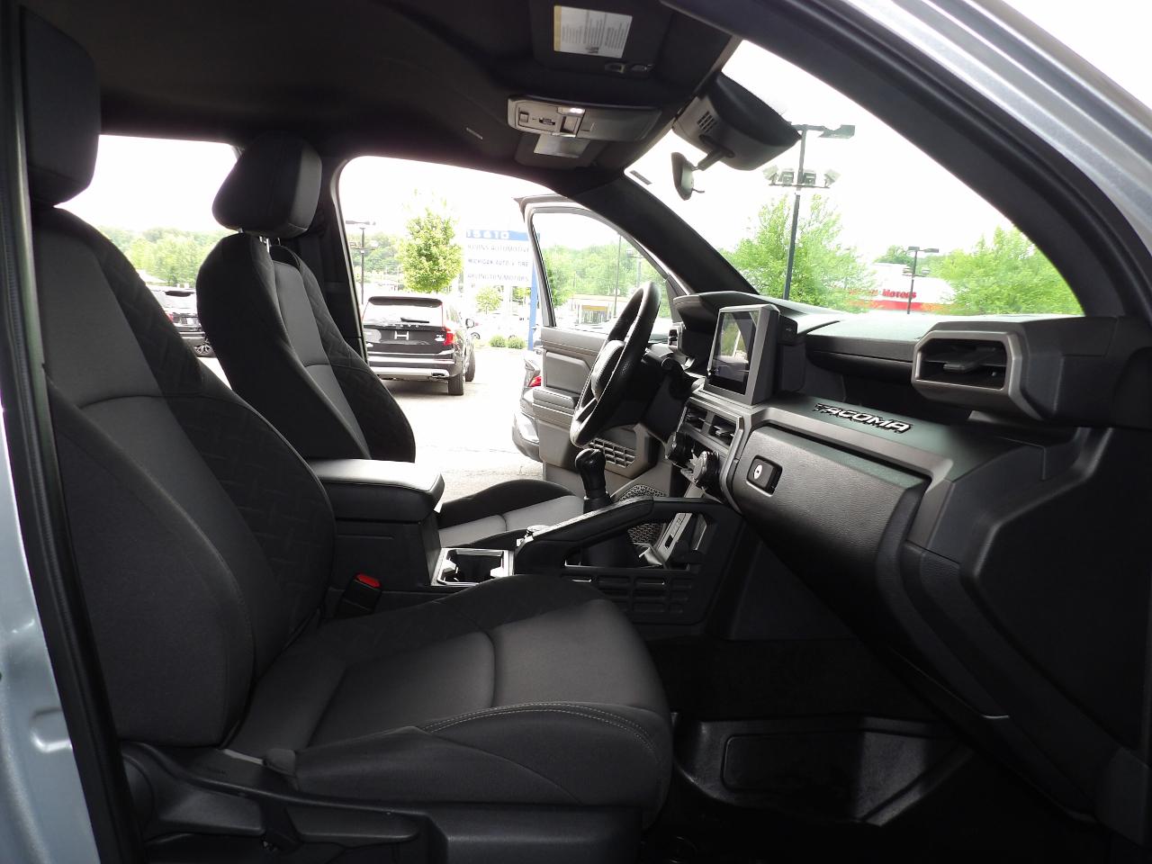 Toyota Tacoma 4WD SR5 Double Cab 5' Bed AT (Natl) 2024