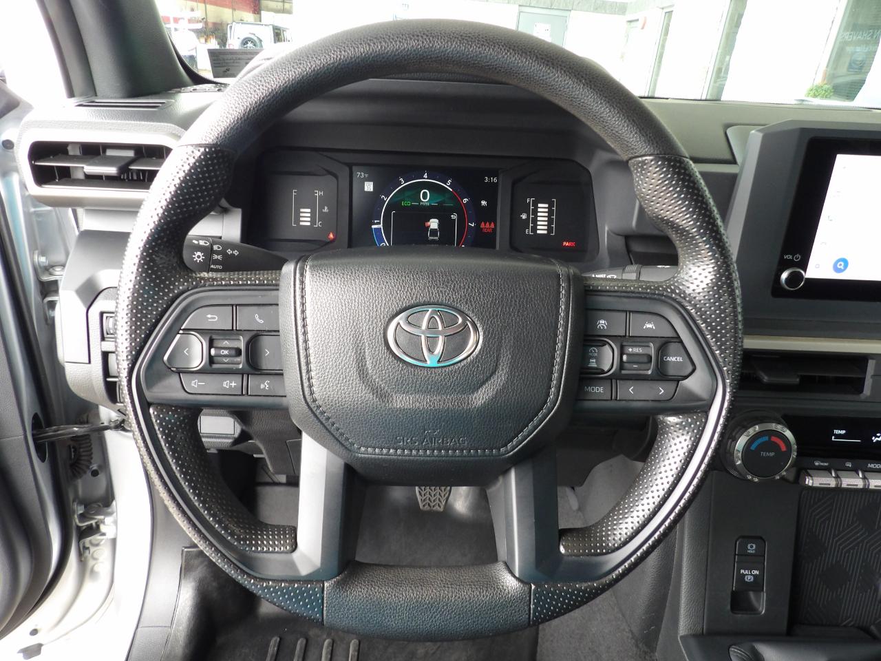 Toyota Tacoma 4WD SR5 Double Cab 5' Bed AT (Natl) 2024