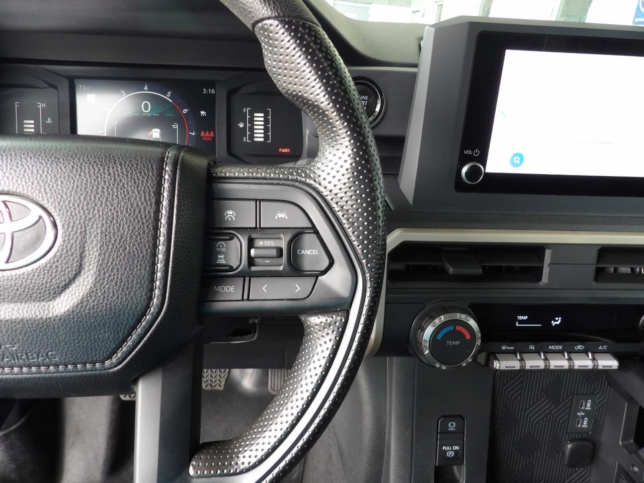 Toyota Tacoma 4WD SR5 Double Cab 5' Bed AT (Natl) 2024