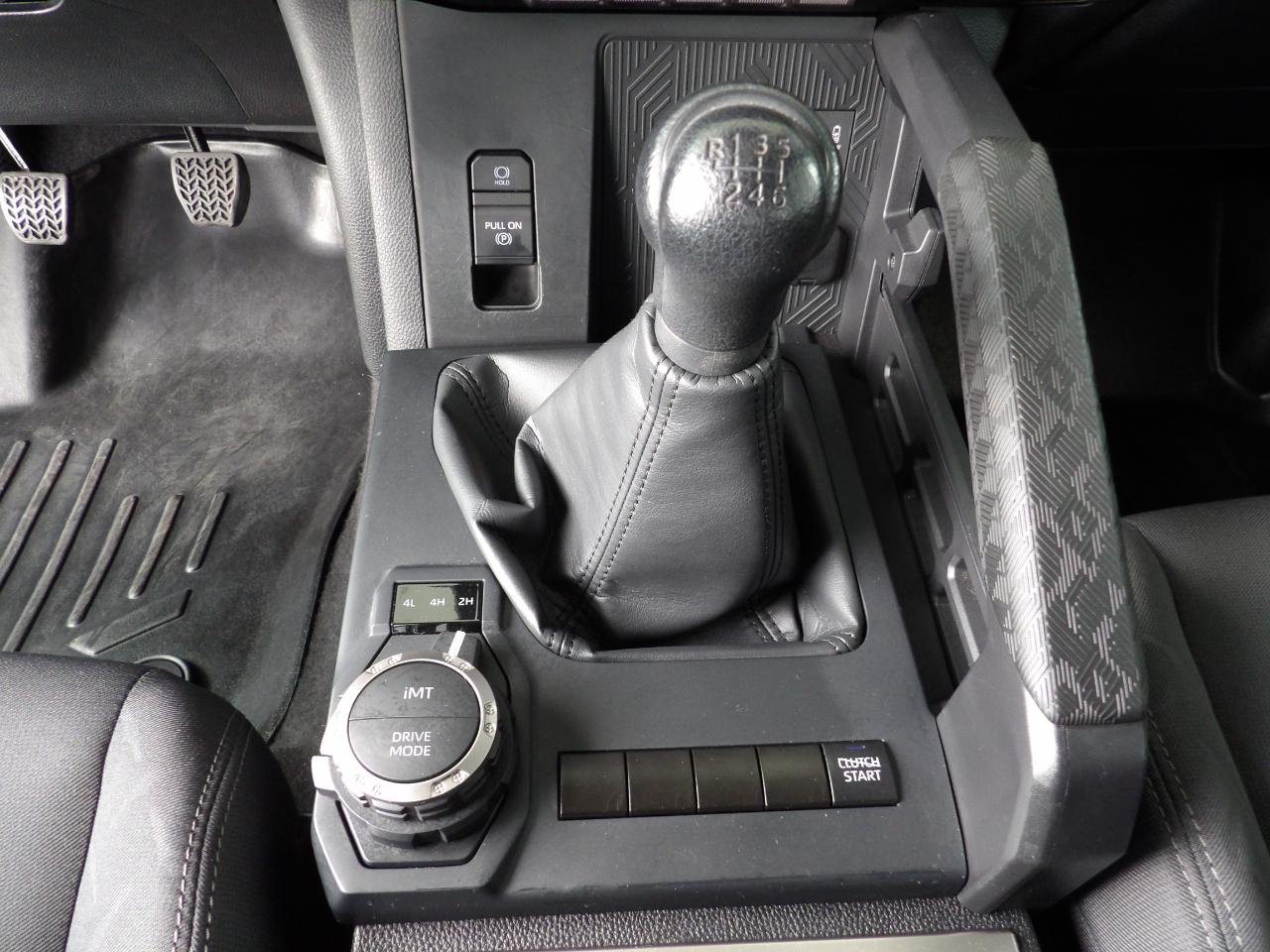 Toyota Tacoma 4WD SR5 Double Cab 5' Bed AT (Natl) 2024