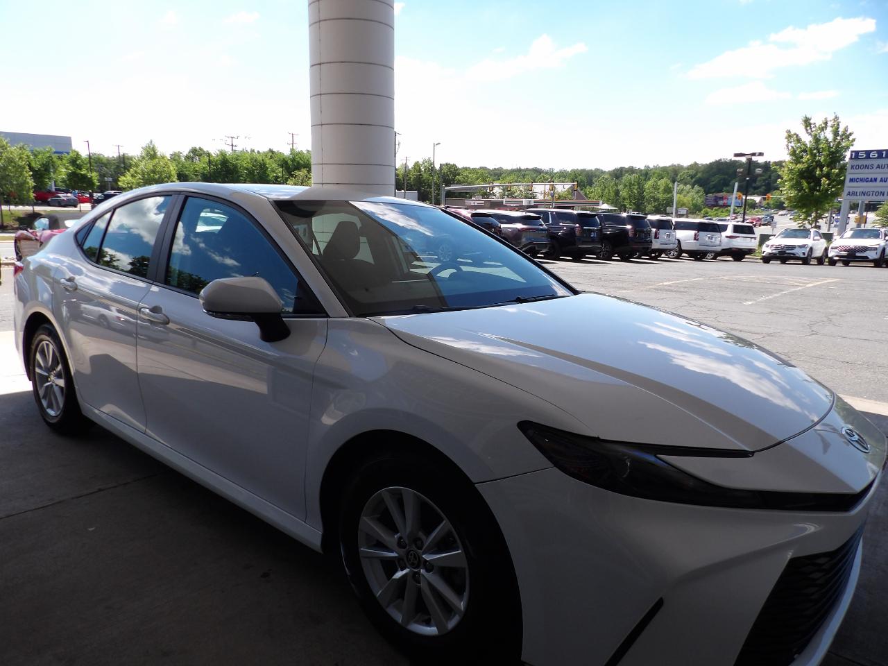 Toyota Camry LE (Natl) 2025