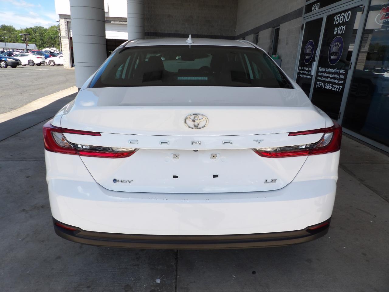 Toyota Camry LE (Natl) 2025