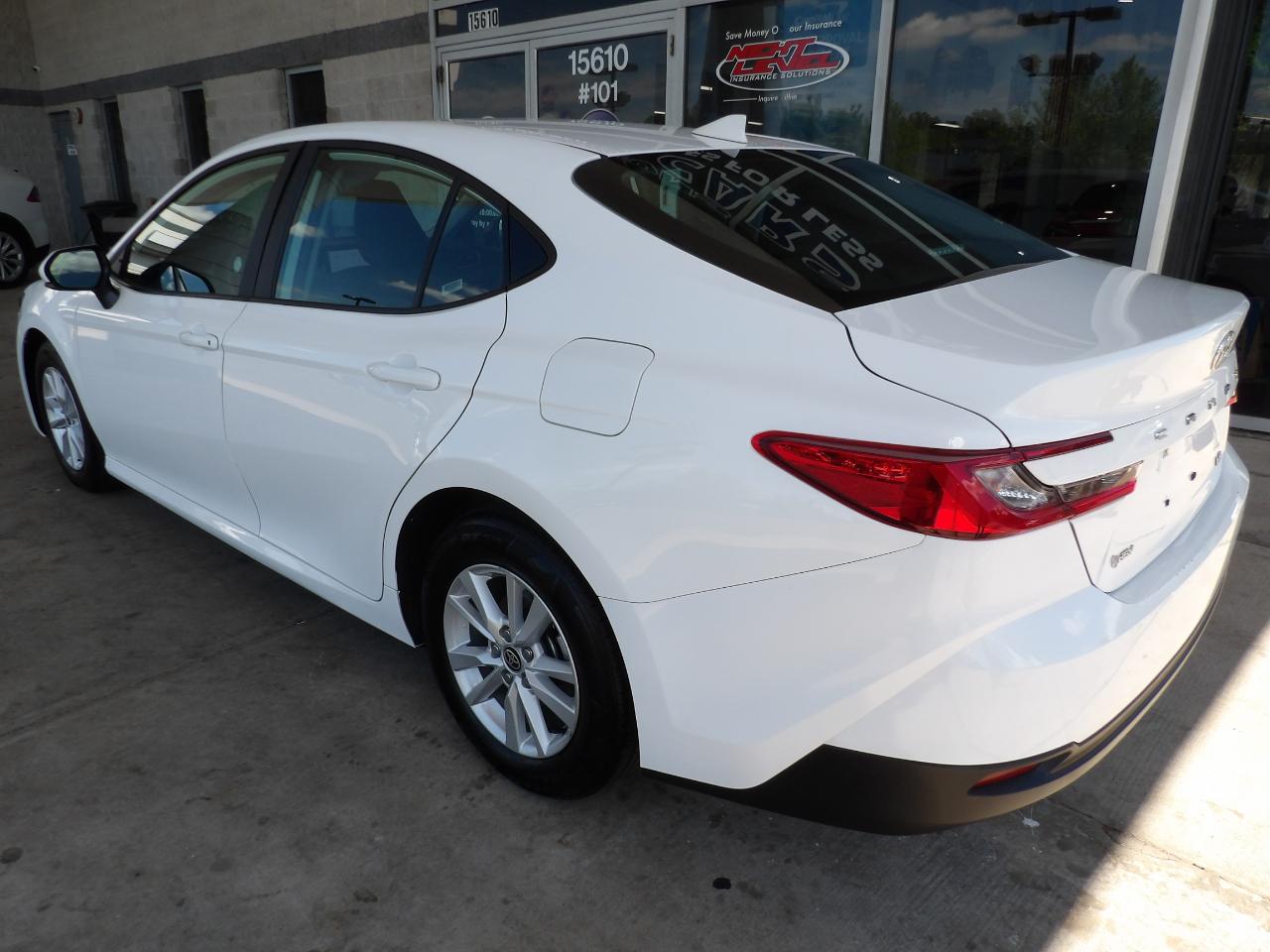 Toyota Camry LE (Natl) 2025