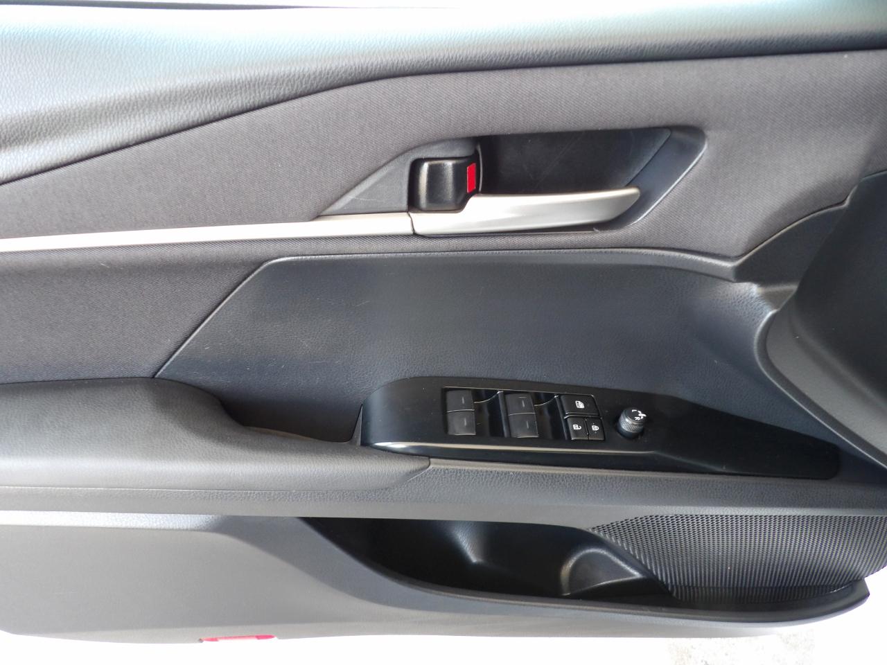 Toyota Camry LE (Natl) 2025
