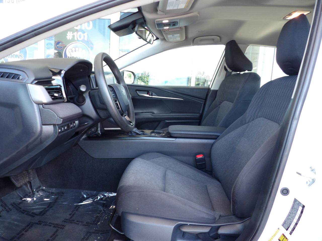 Toyota Camry LE (Natl) 2025