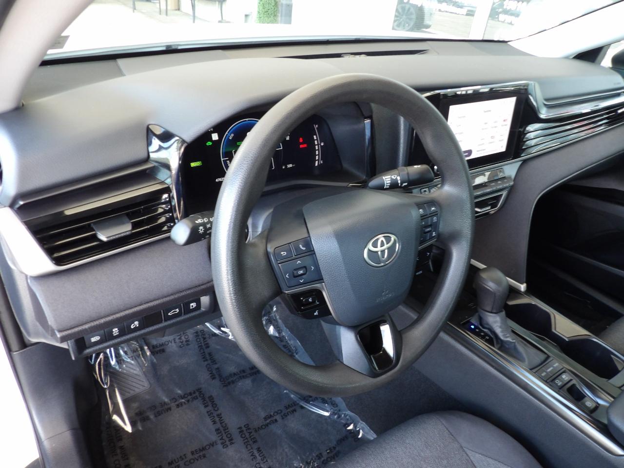 Toyota Camry LE (Natl) 2025