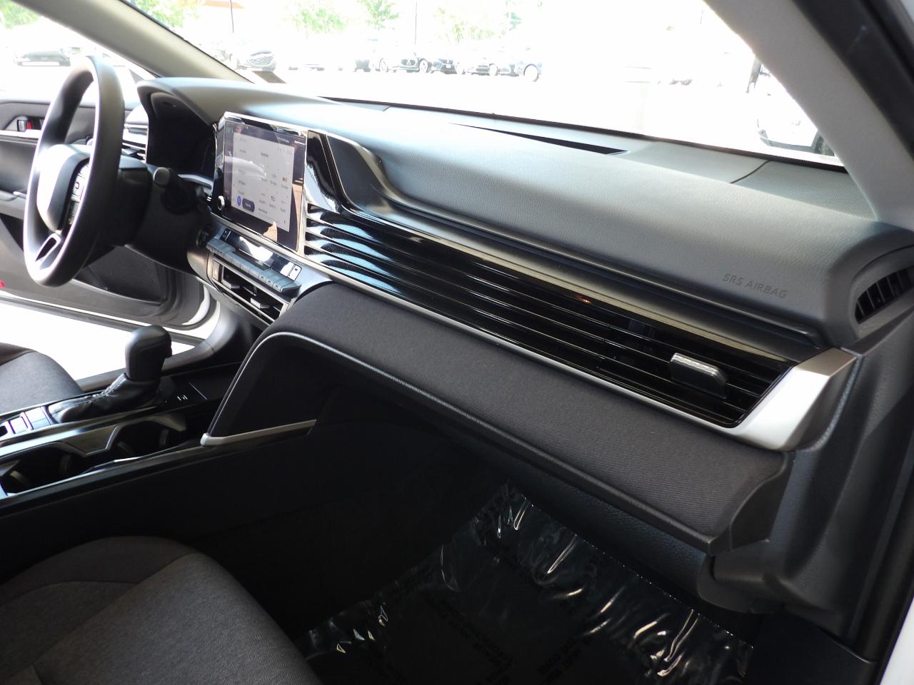 Toyota Camry LE (Natl) 2025