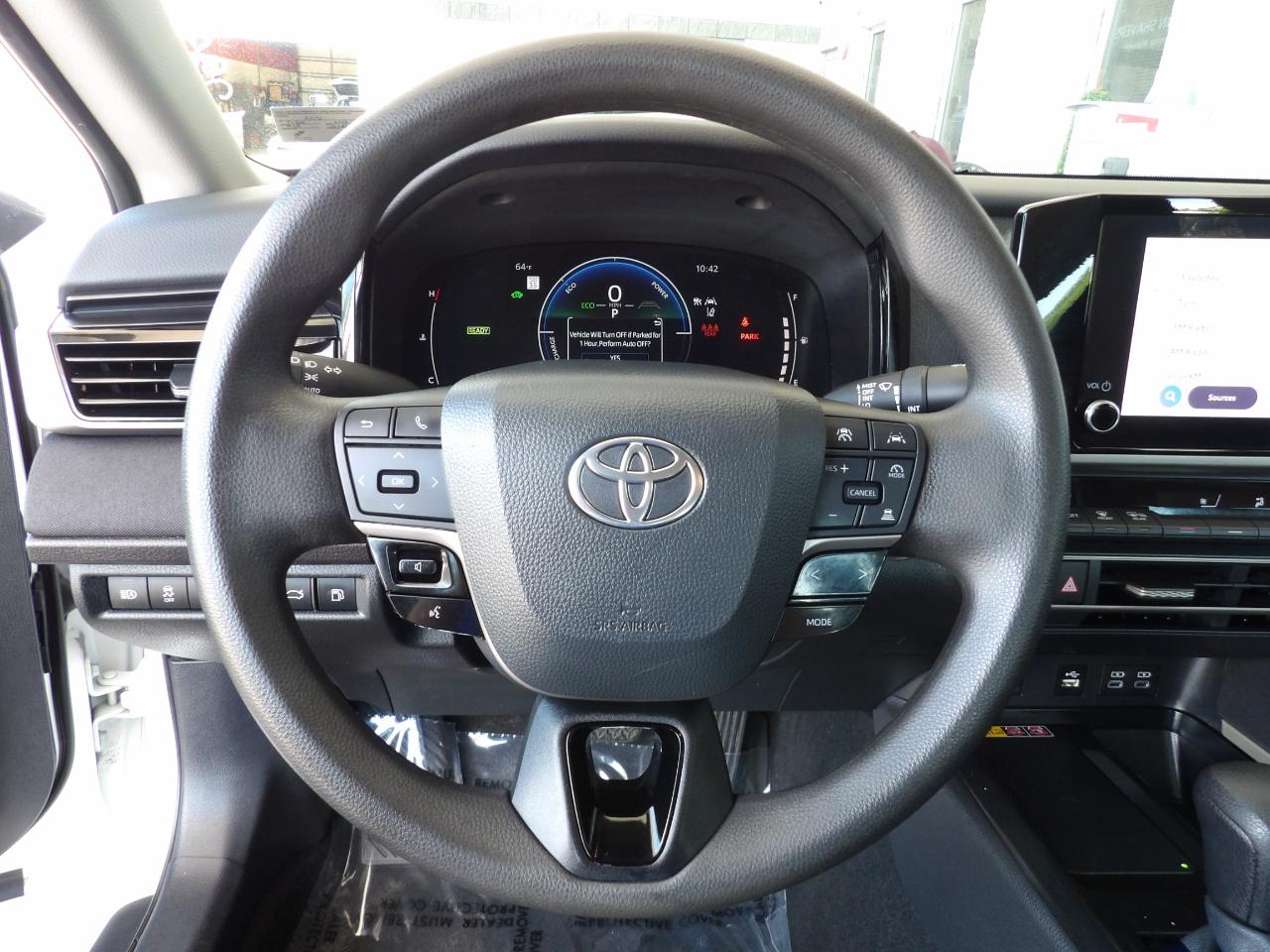 Toyota Camry LE (Natl) 2025