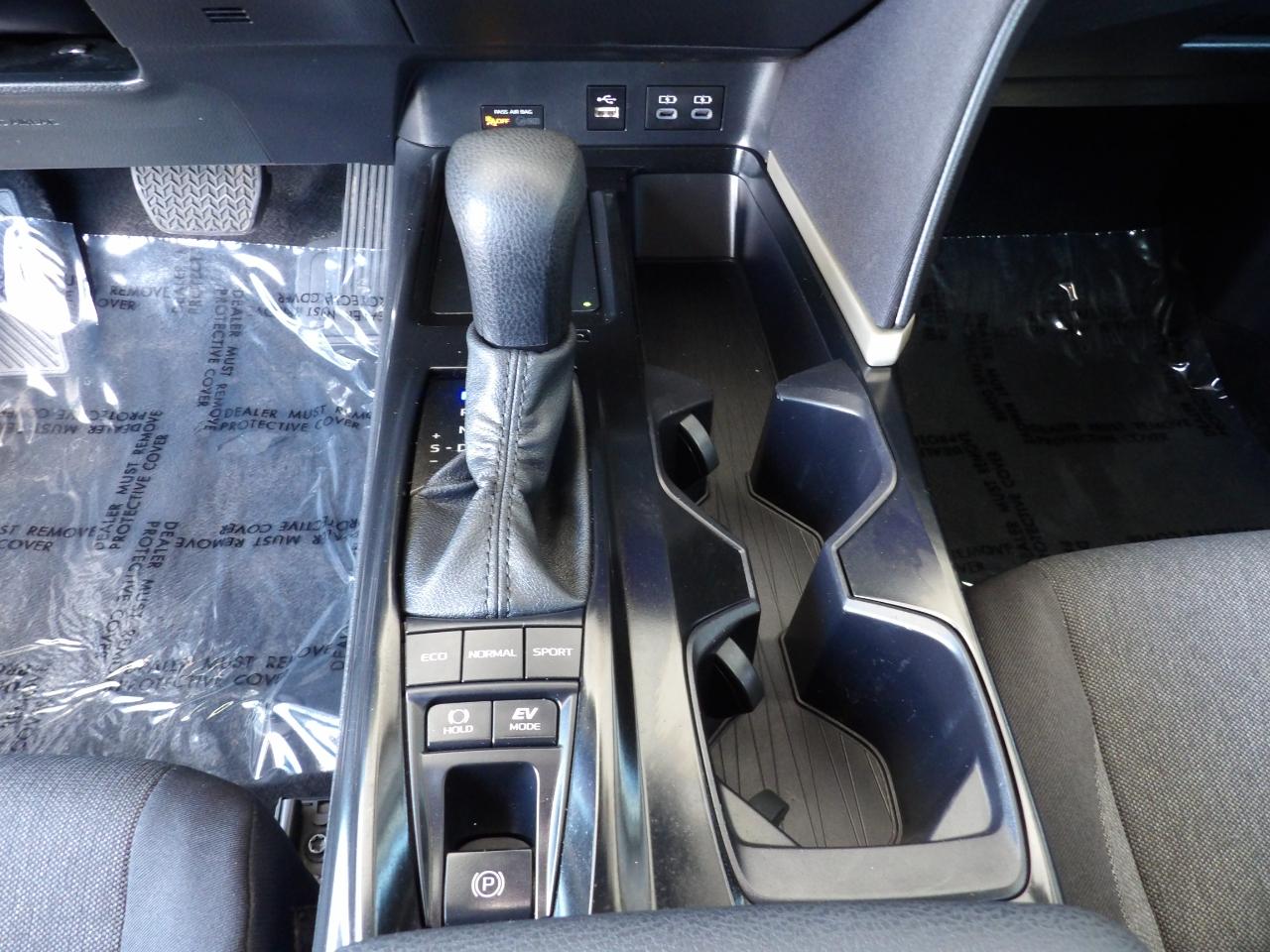 Toyota Camry LE (Natl) 2025